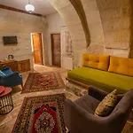 Cappa Rossa Cave 3*