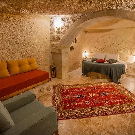 Cappa Rossa Cave ウルギュップ