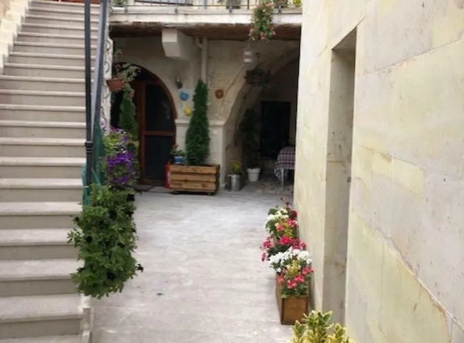 Cappa Rossa Cave ウルギュップ